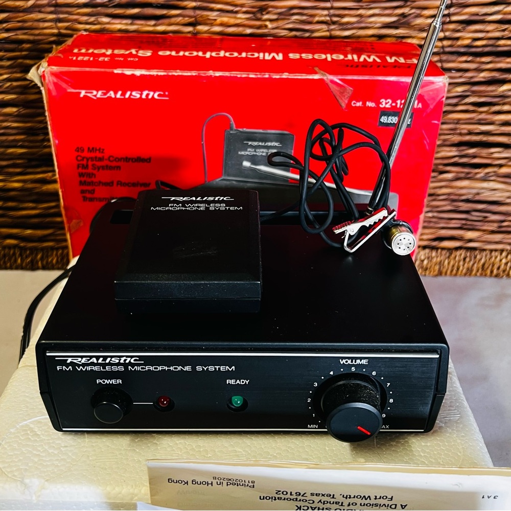 Vintage Realistic FM Wireless Microphone System, Model #32-1221A Original Box